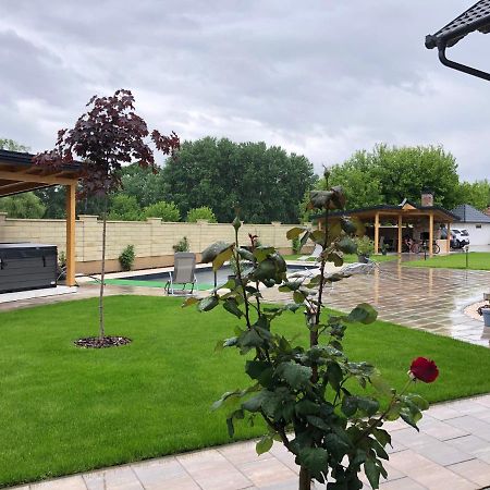 Notarius Vendeghaz Bed & Breakfast Poroszlo Bagian luar foto