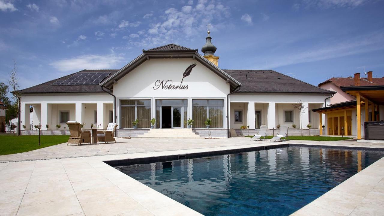 Notarius Vendeghaz Bed & Breakfast Poroszlo Bagian luar foto