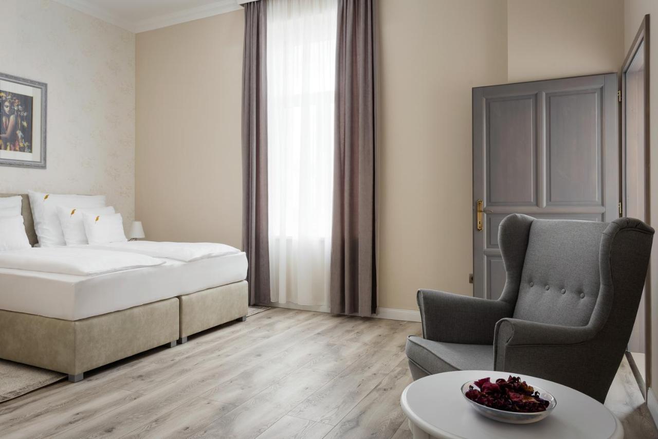 Notarius Vendeghaz Bed & Breakfast Poroszlo Bagian luar foto