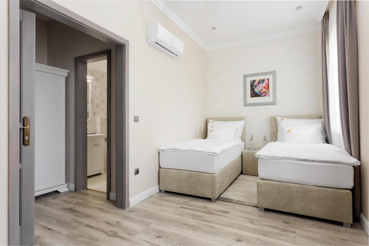 Notarius Vendeghaz Bed & Breakfast Poroszlo Bagian luar foto